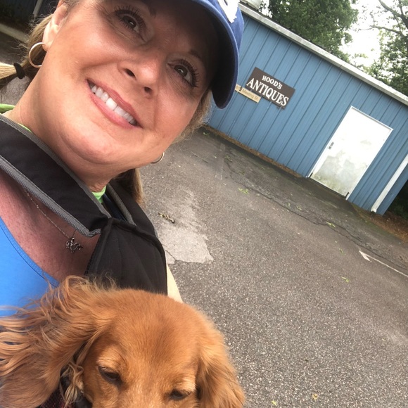 Meet your Posher, Cynthia - Picture 2 of 3